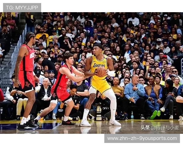 八村塁关键篮板二次进攻，湖人内线稳固再创新高